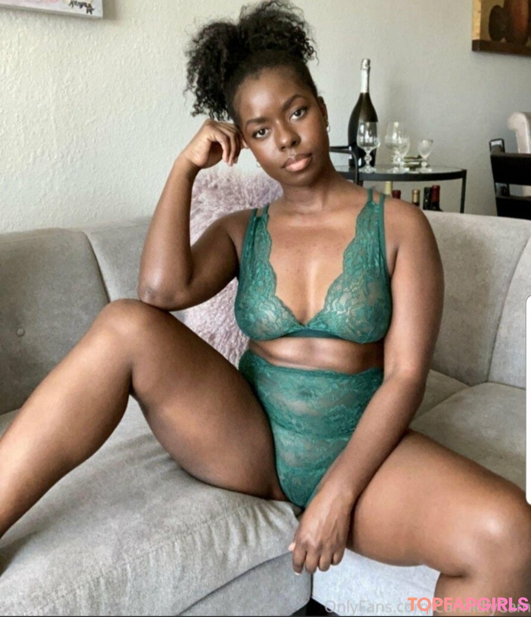 Naakte gelekte OnlyFans-foto van Camille W #339