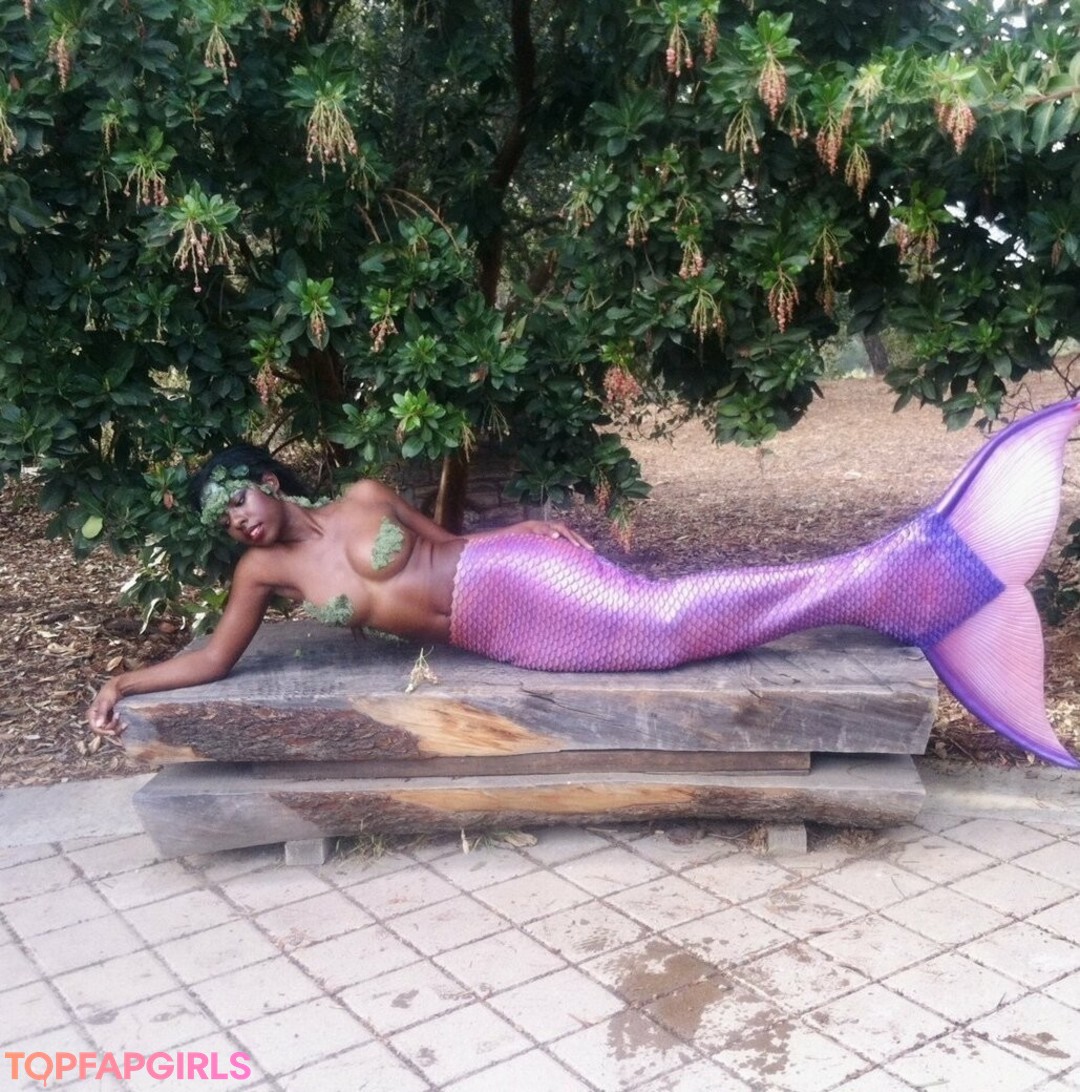 Naakte gelekte OnlyFans-foto van Camille W #442