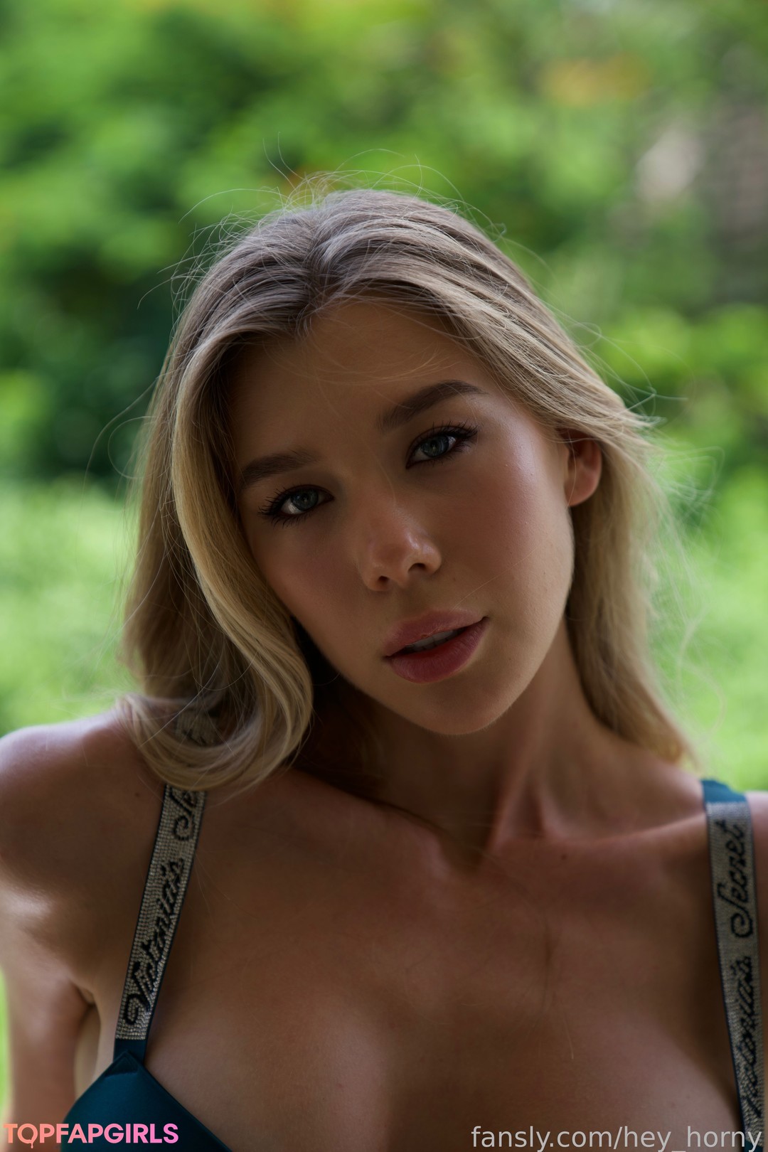 Naakte gelekte OnlyFans-foto van Mira #137