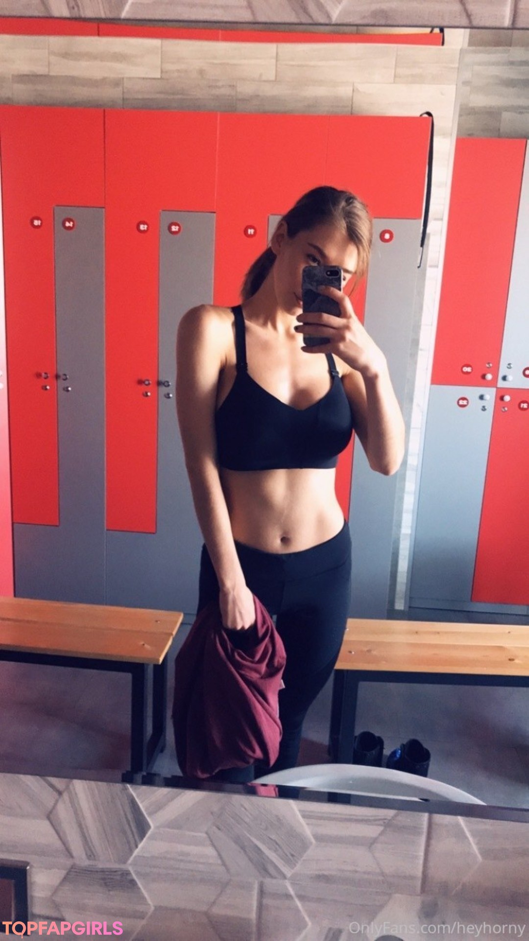 Naakte gelekte OnlyFans-foto van Mira #28