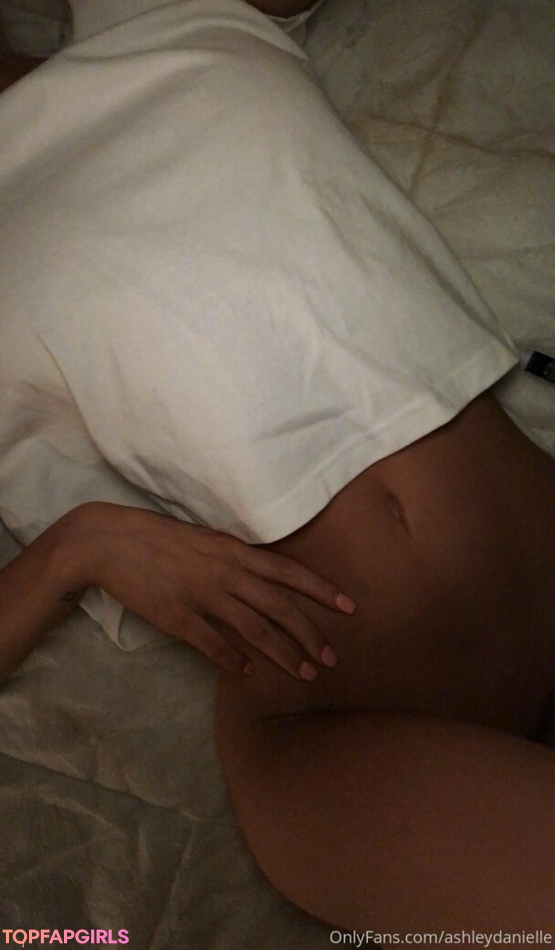 Naakte gelekte OnlyFans-foto van Ashley Danielle #120