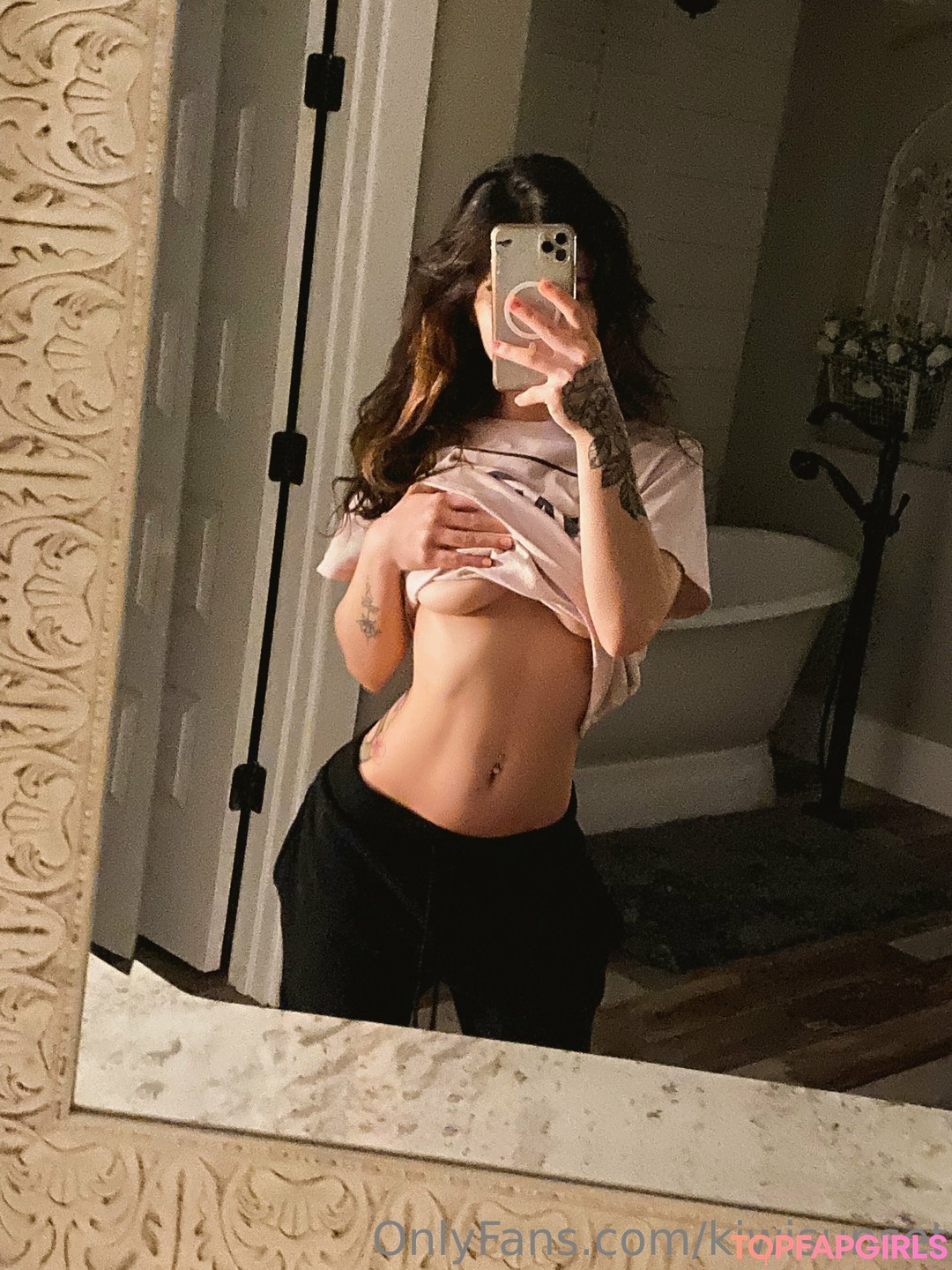 Naakte gelekte OnlyFans-foto van Kiwi Sunset #699