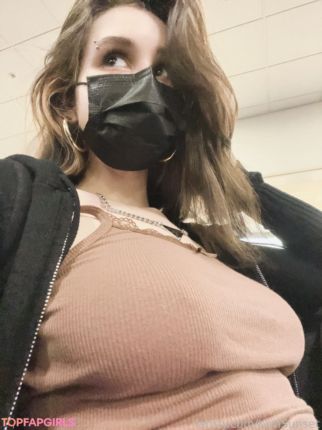 Naakte gelekte OnlyFans-foto van Kiwi Sunset #1038