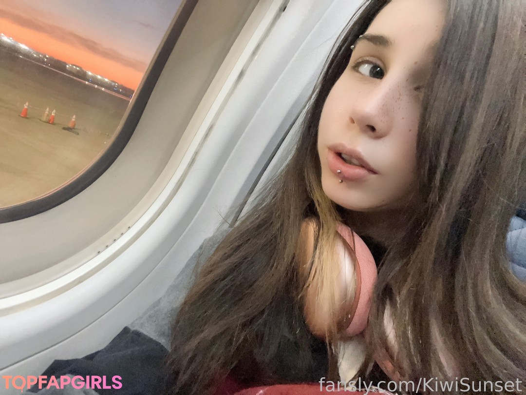 Naakte gelekte OnlyFans-foto van Kiwi Sunset #1064