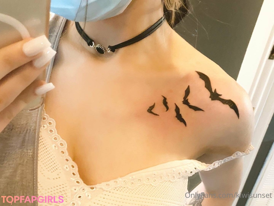 Naakte gelekte OnlyFans-foto van Kiwi Sunset #488