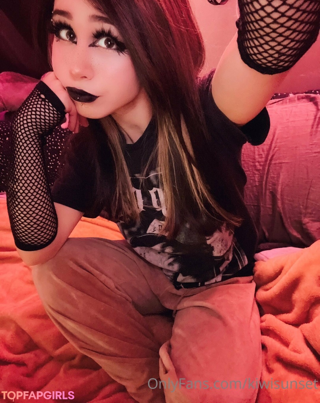 Naakte gelekte OnlyFans-foto van Kiwi Sunset #491