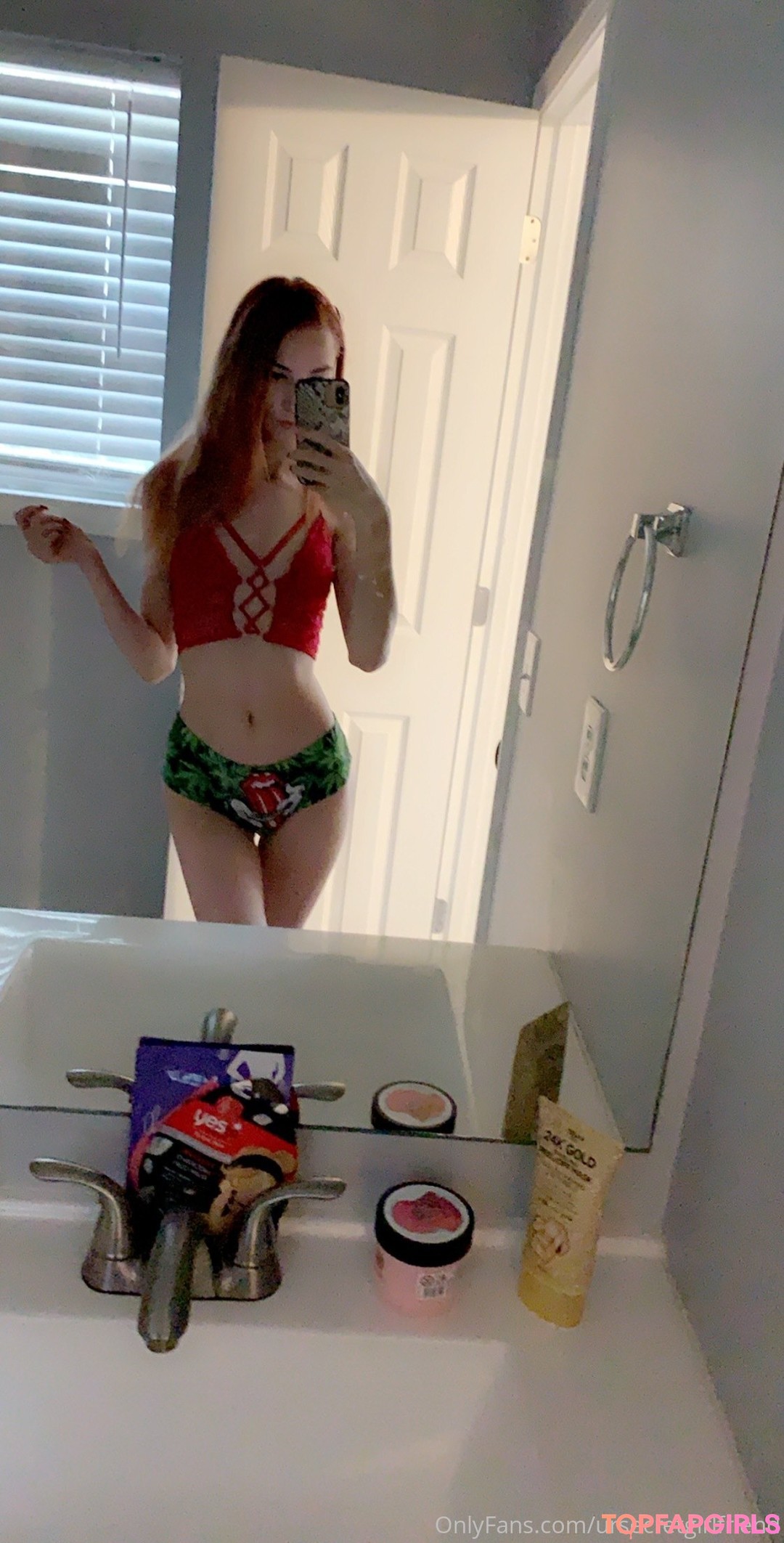 Naakte gelekte OnlyFans-foto van Pyra Fae #32