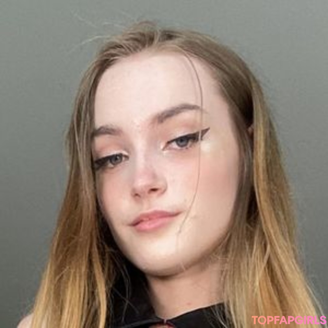 Naakte gelekte OnlyFans-foto van Pyra Fae #633