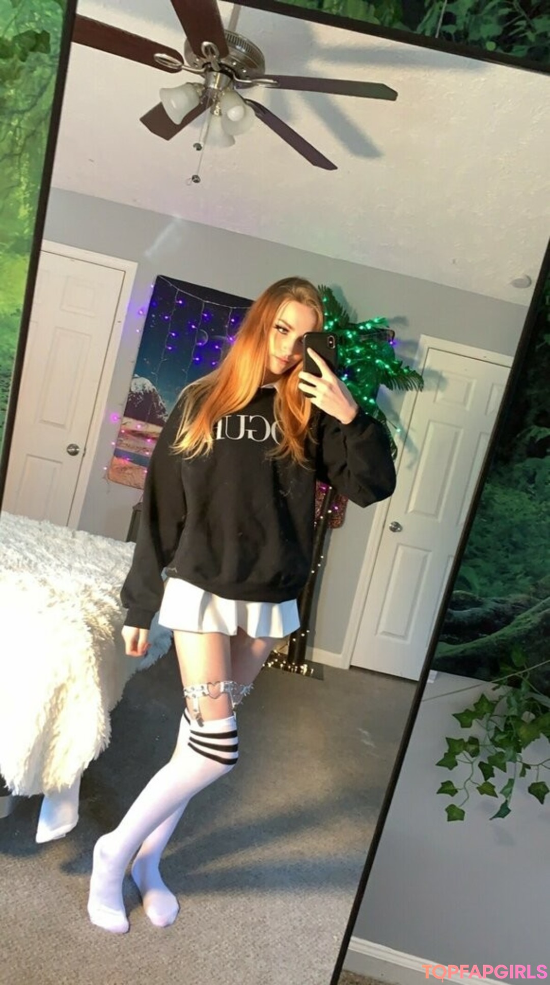 Naakte gelekte OnlyFans-foto van Pyra Fae #785