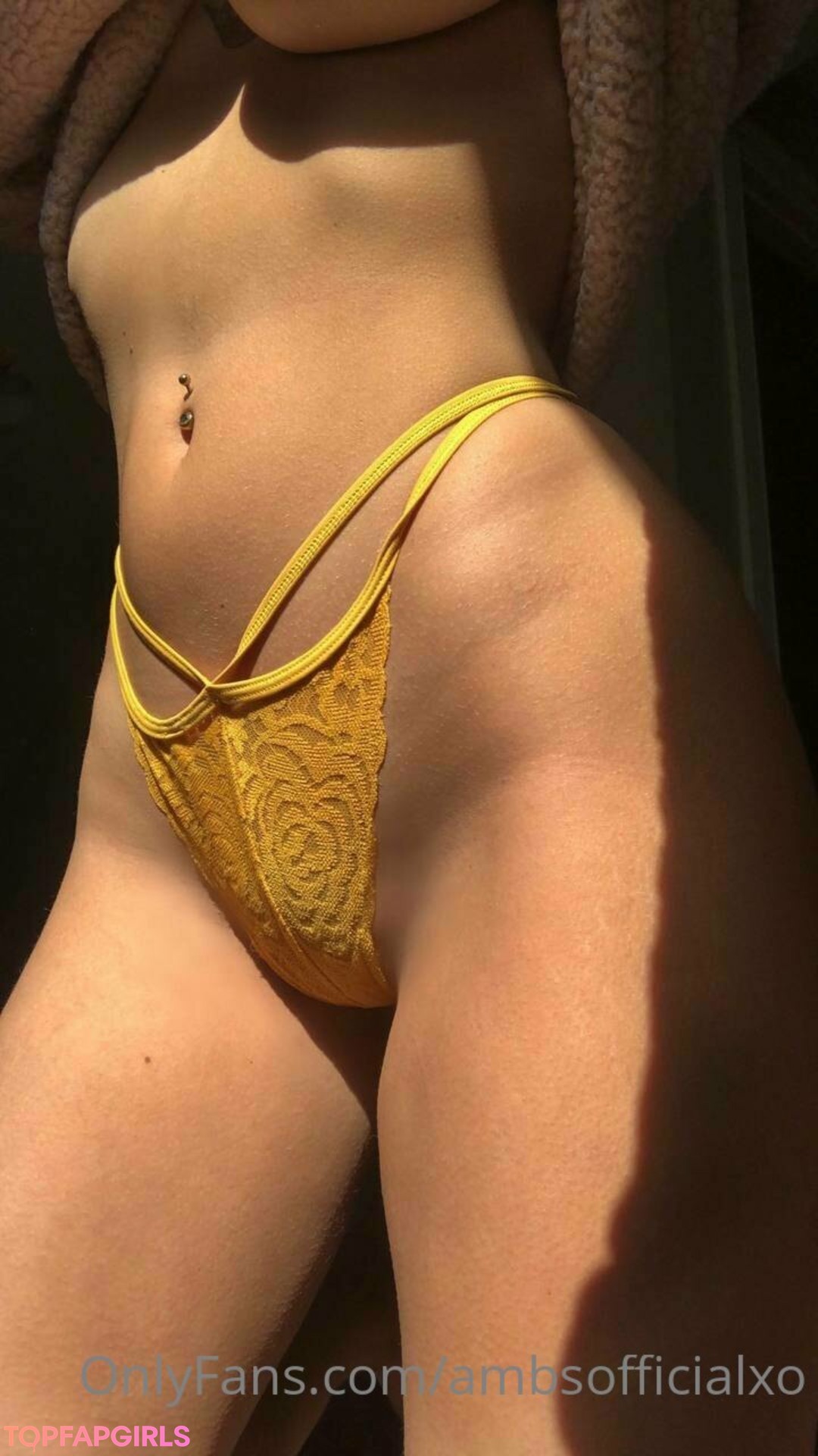 Naakte gelekte OnlyFans-foto van Amber Ajami #408