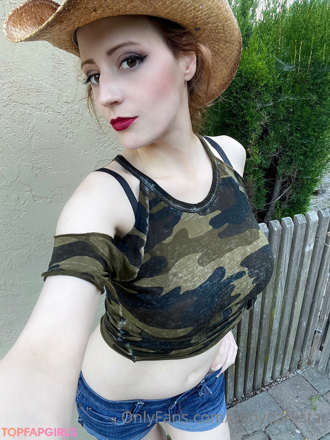 Naakte gelekte OnlyFans-foto van Abby Dark Star #260