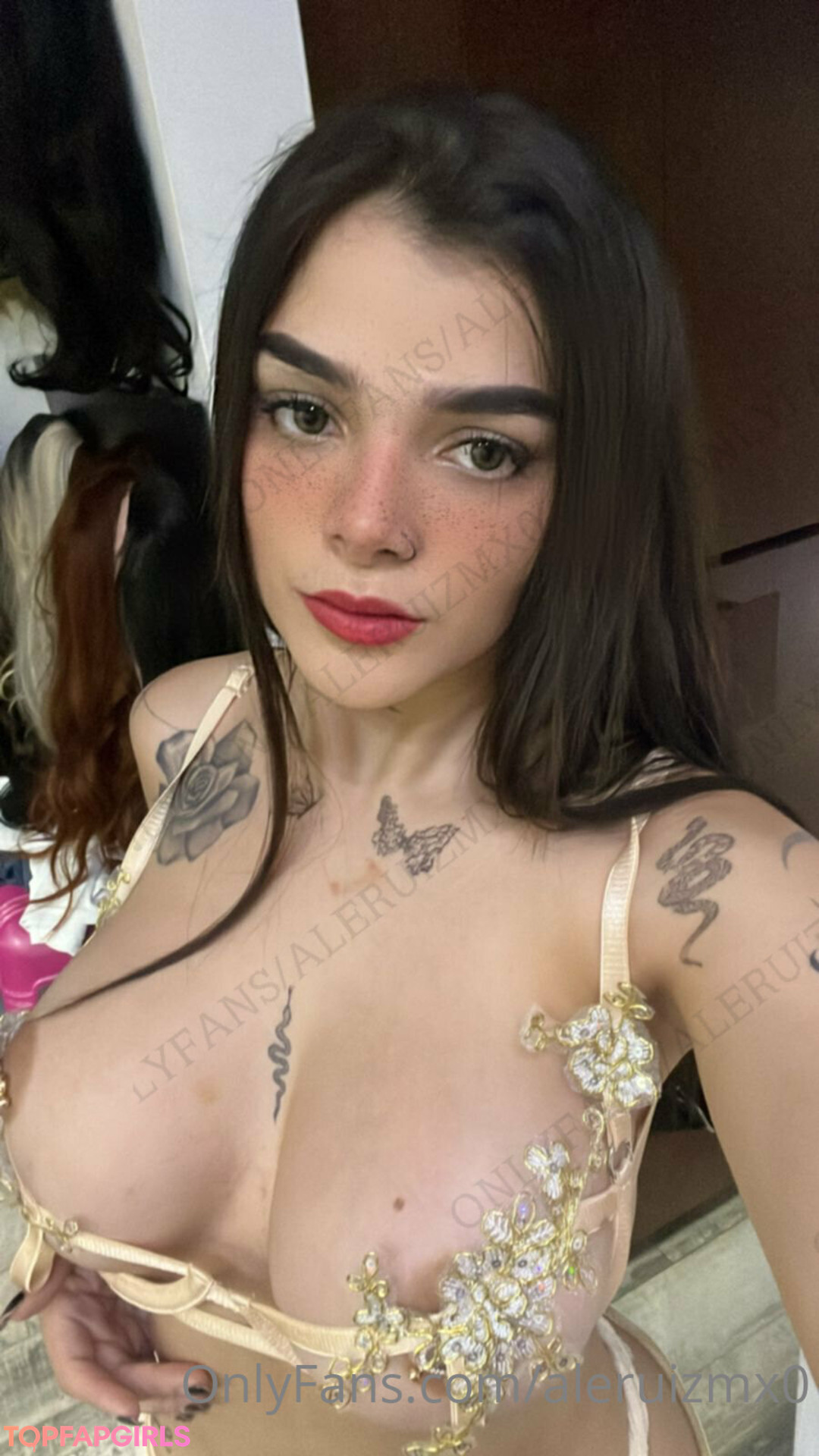 Naakte gelekte OnlyFans-foto van Karely Ruiz #142