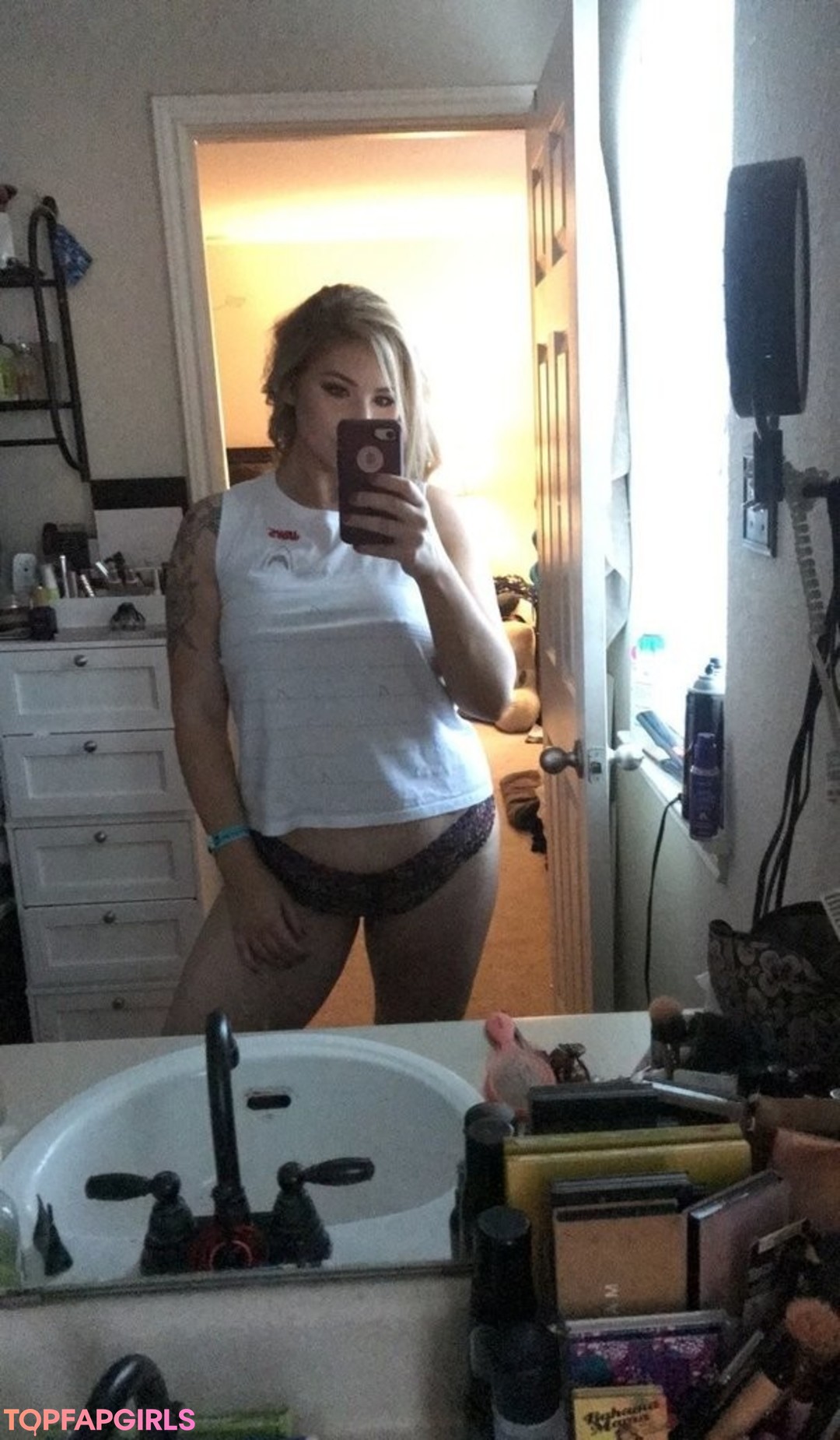 Naakte gelekte OnlyFans-foto van Ophelia O #26