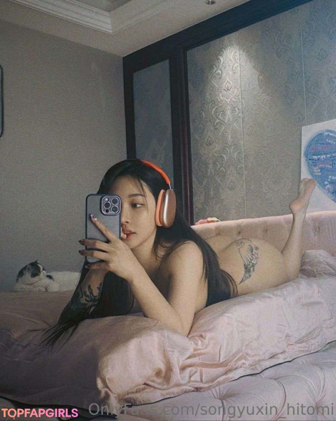 Naakte gelekte OnlyFans-foto van Hitomi Songyuxin #147