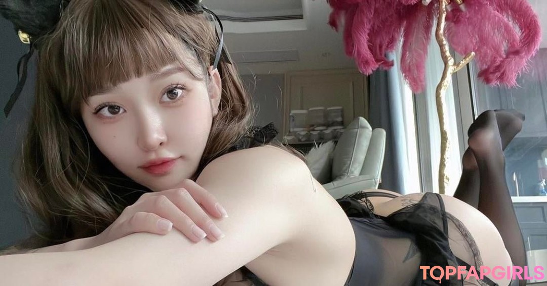 Naakte gelekte OnlyFans-foto van Hitomi Songyuxin #420