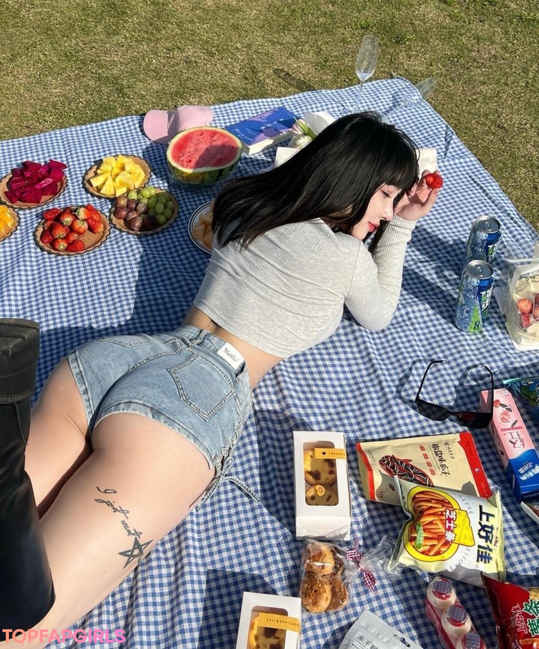 Naakte gelekte OnlyFans-foto van Hitomi Songyuxin #439