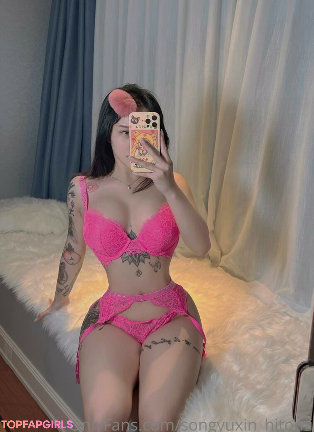 Naakte gelekte OnlyFans-foto van Hitomi Songyuxin #540