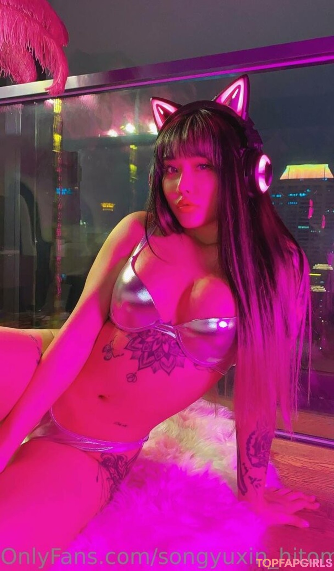 Naakte gelekte OnlyFans-foto van Hitomi Songyuxin #562