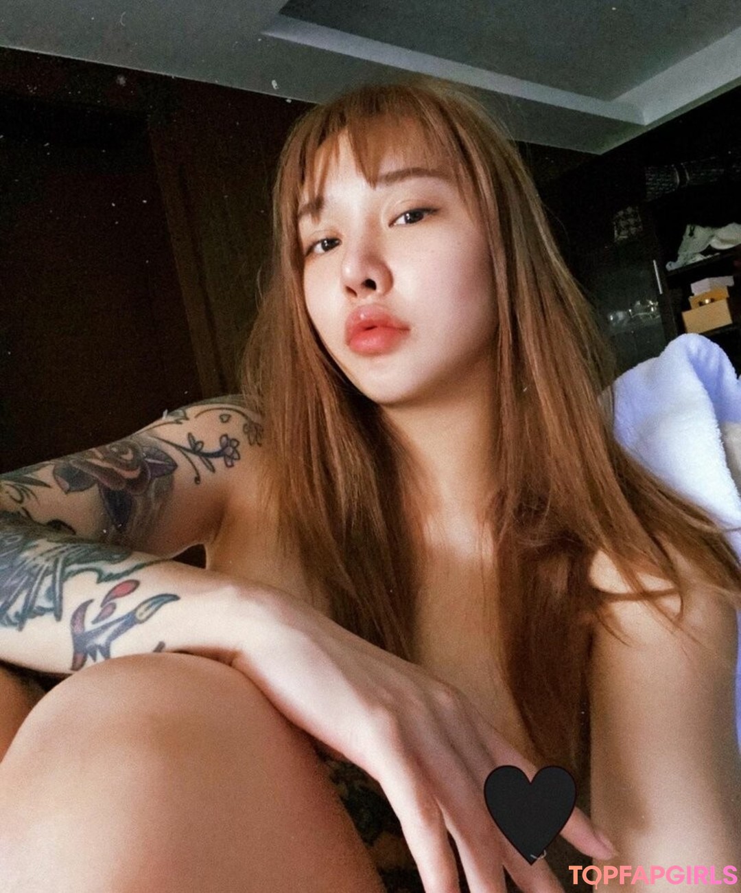 Naakte gelekte OnlyFans-foto van Hitomi Songyuxin #719