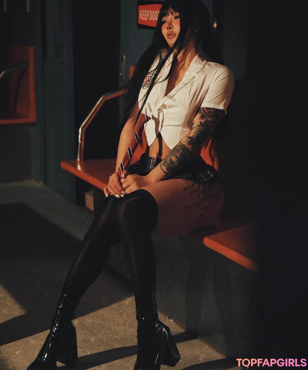 Naakte gelekte OnlyFans-foto van Hitomi Songyuxin #726