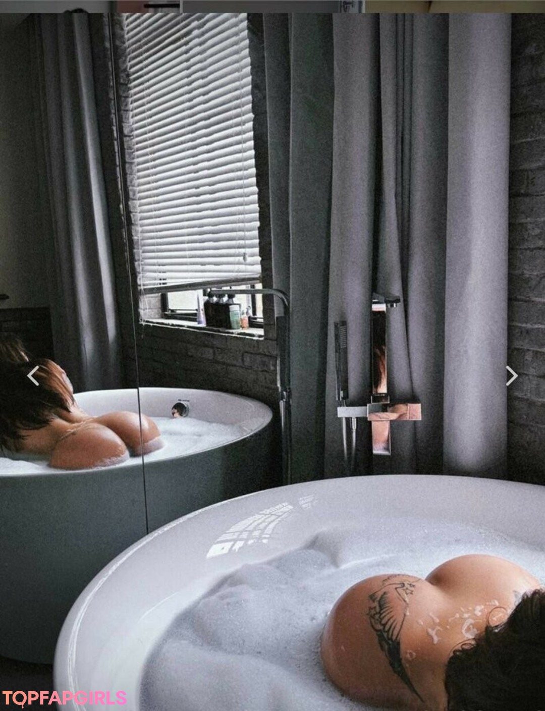 Naakte gelekte OnlyFans-foto van Hitomi Songyuxin #781