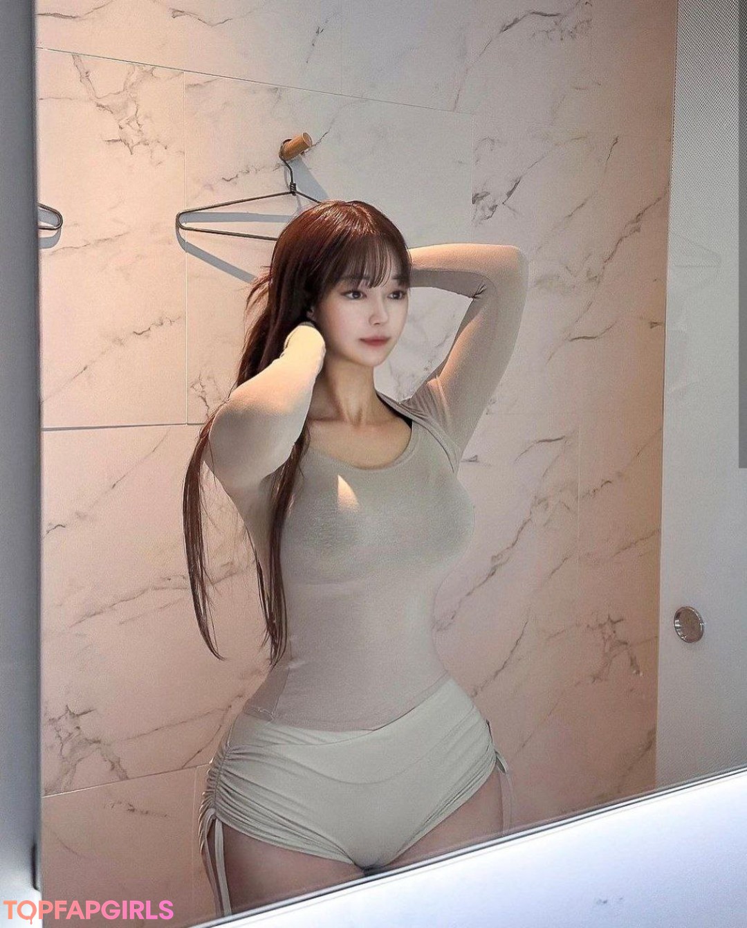 Naakte gelekte OnlyFans-foto van Yuyuhwa #23