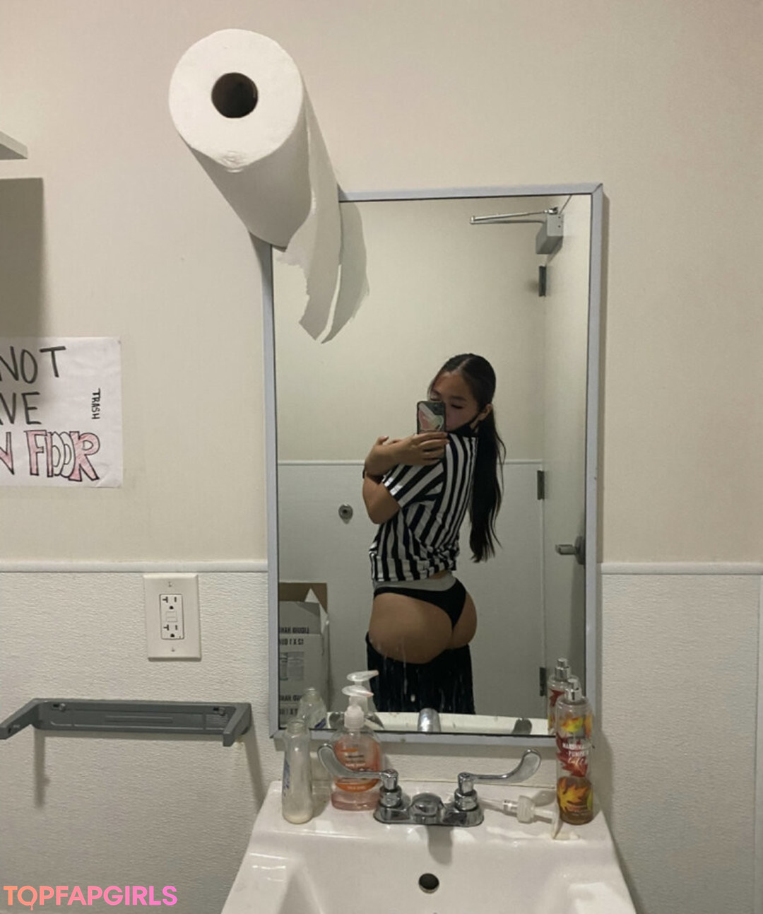 Naakte gelekte OnlyFans-foto van Eliza Chau #214