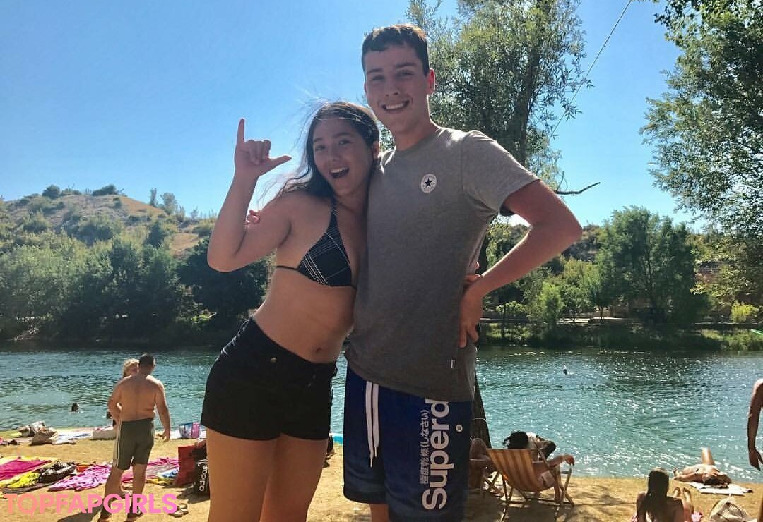 Naakte gelekte OnlyFans-foto van Eliza Chau #242