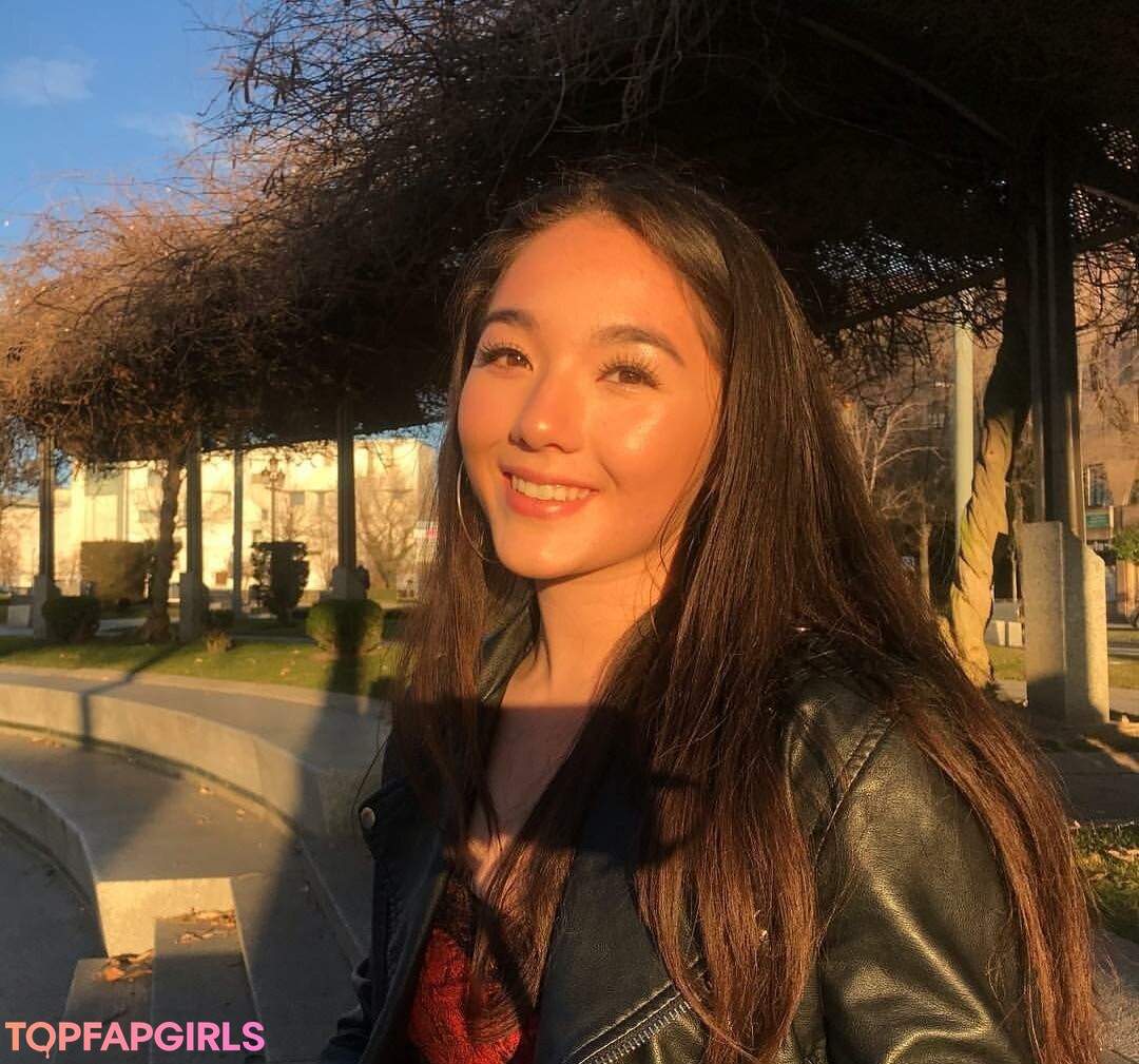 Naakte gelekte OnlyFans-foto van Eliza Chau #257