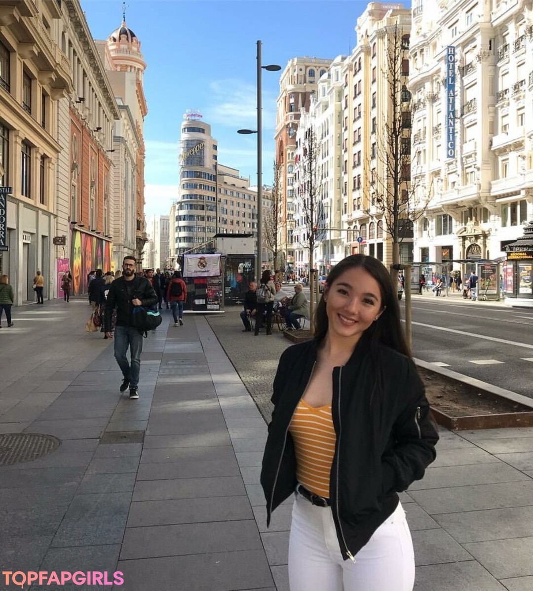 Naakte gelekte OnlyFans-foto van Eliza Chau #259