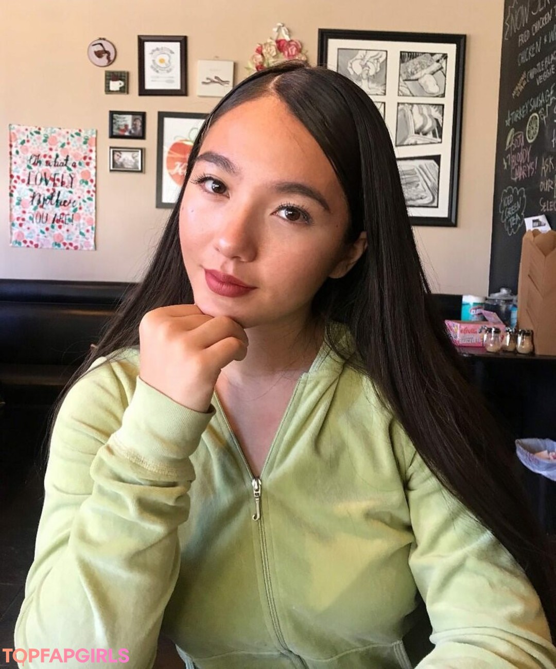 Naakte gelekte OnlyFans-foto van Eliza Chau #294