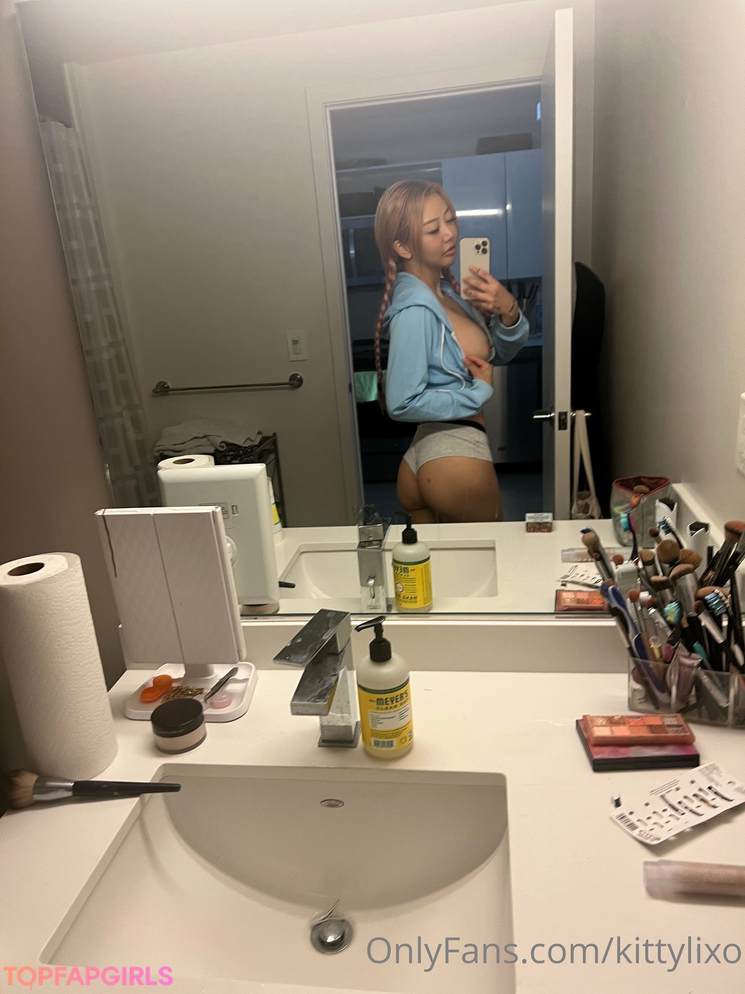 Naakte gelekte OnlyFans-foto van Kittylixo #107