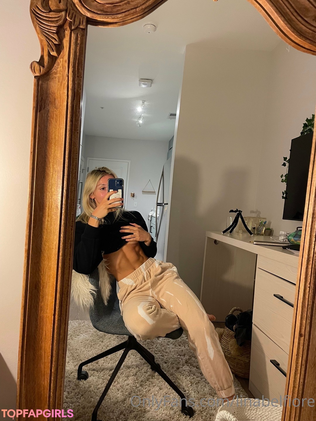 Naakte gelekte OnlyFans-foto van Lina Belfiore #707