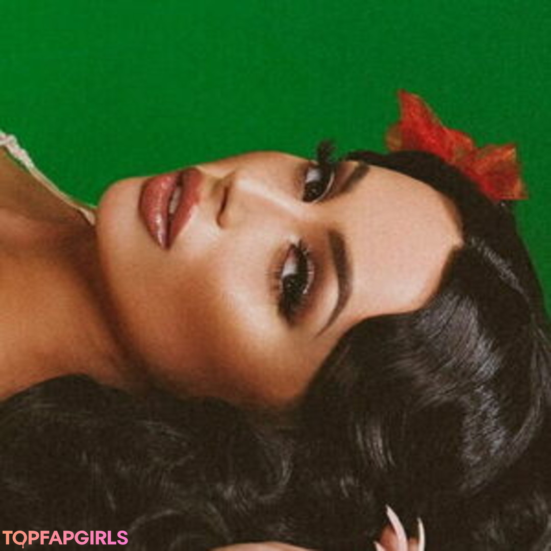 Naakte gelekte OnlyFans-foto van Rio Sage #20