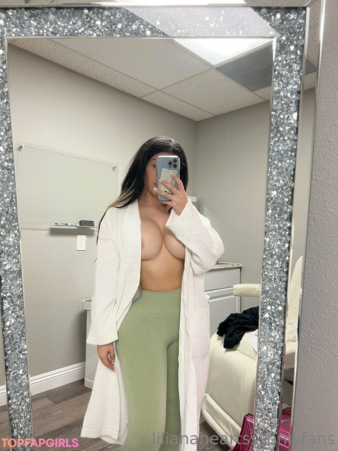 Naakte gelekte OnlyFans-foto van Lilianaheartsss #593