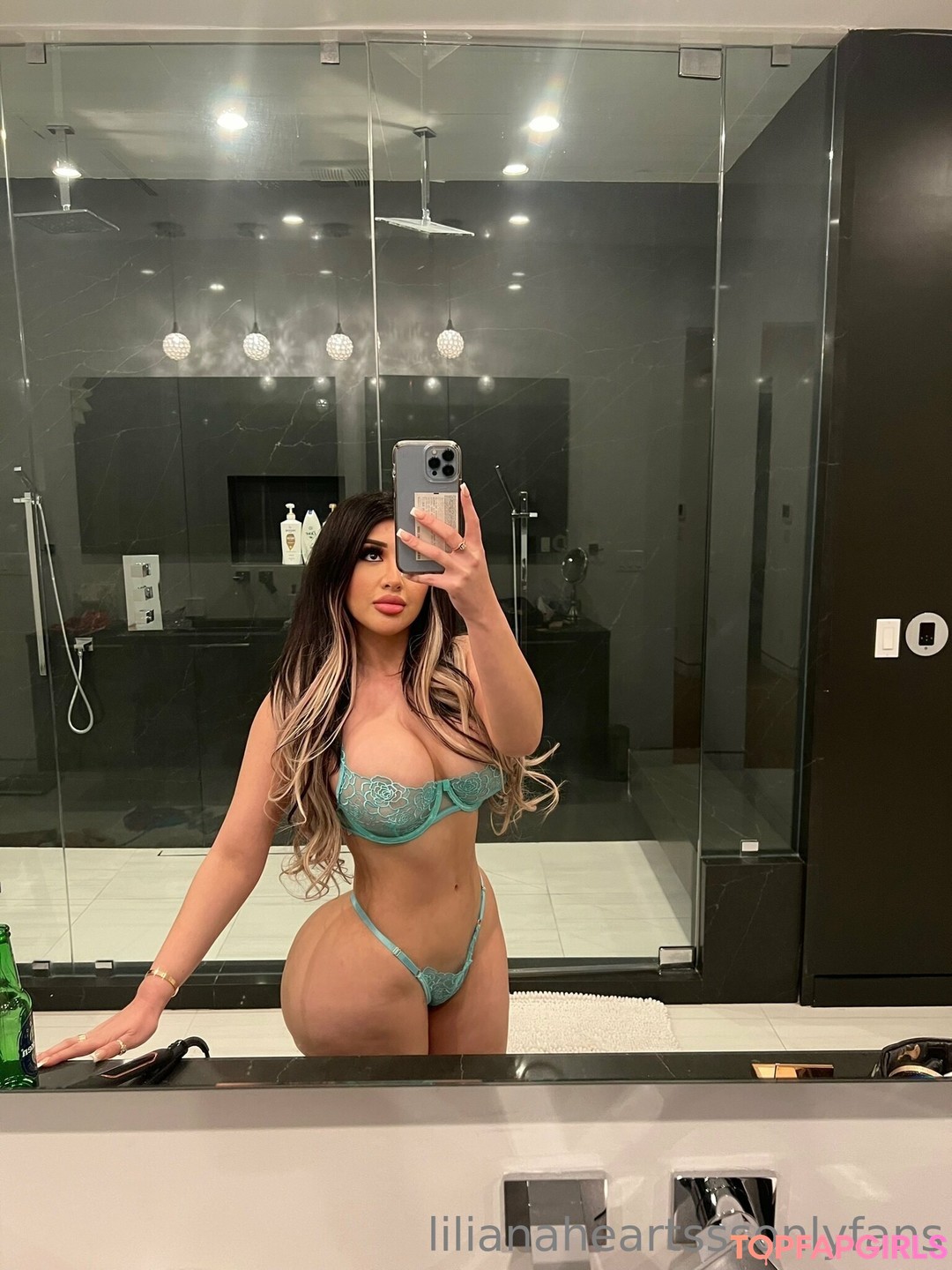 Naakte gelekte OnlyFans-foto van Lilianaheartsss #664