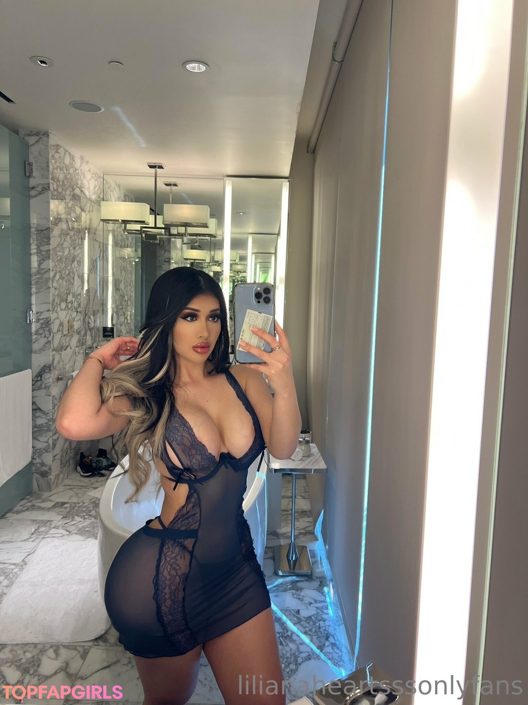 Naakte gelekte OnlyFans-foto van Lilianaheartsss #700