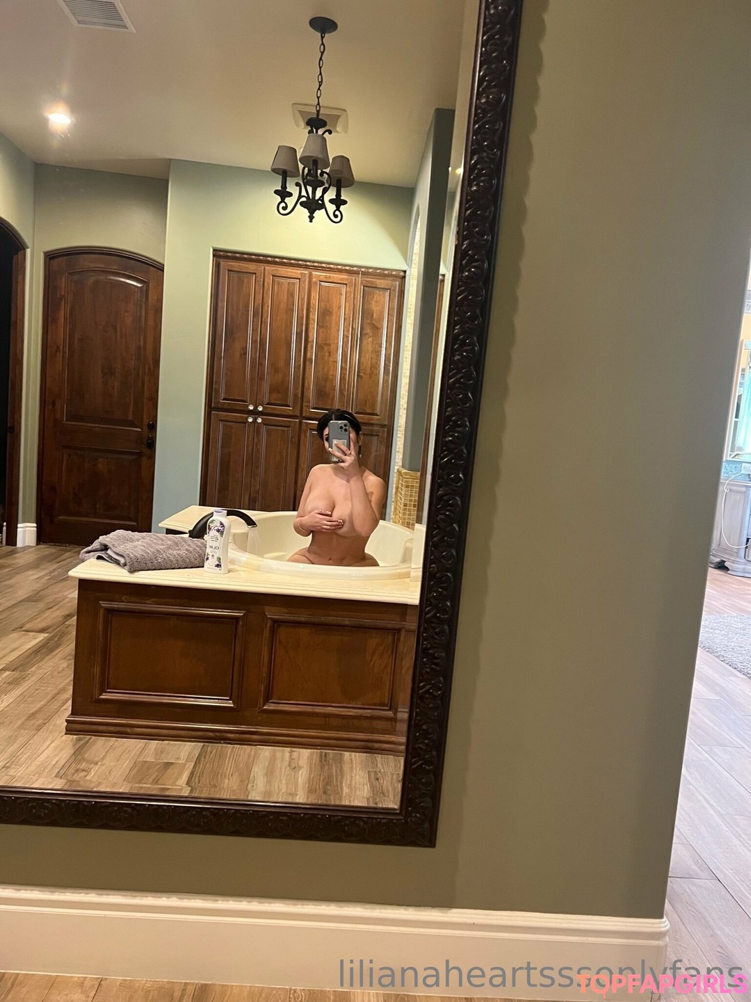 Naakte gelekte OnlyFans-foto van Lilianaheartsss #705