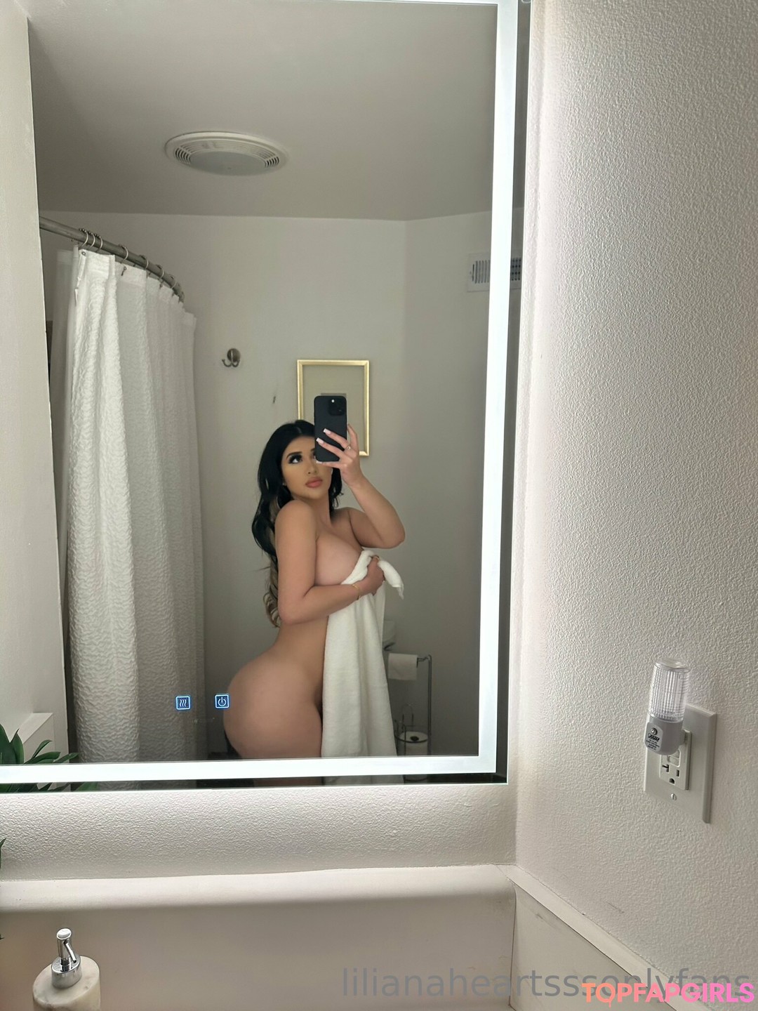 Naakte gelekte OnlyFans-foto van Lilianaheartsss #839