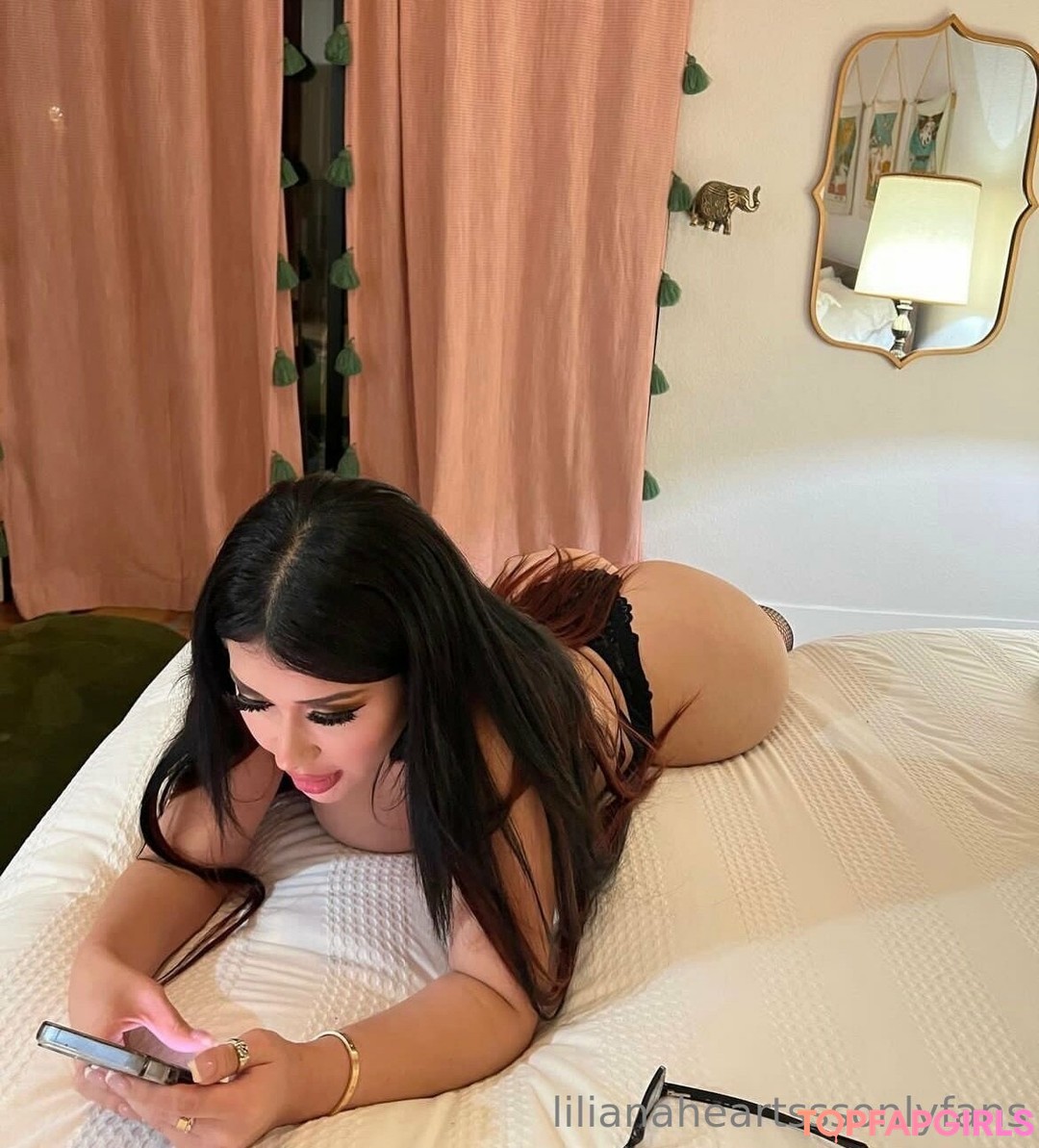 Naakte gelekte OnlyFans-foto van Lilianaheartsss #355