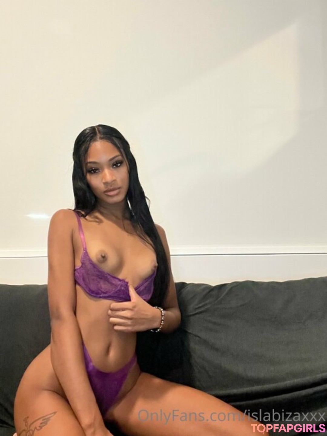 Naakte gelekte OnlyFans-foto van Isla Biza #103