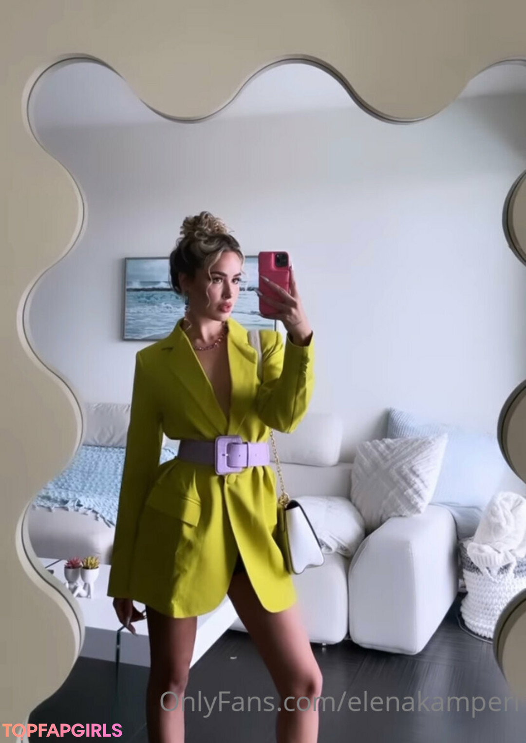 Naakte gelekte OnlyFans-foto van Elena Kamperi #259
