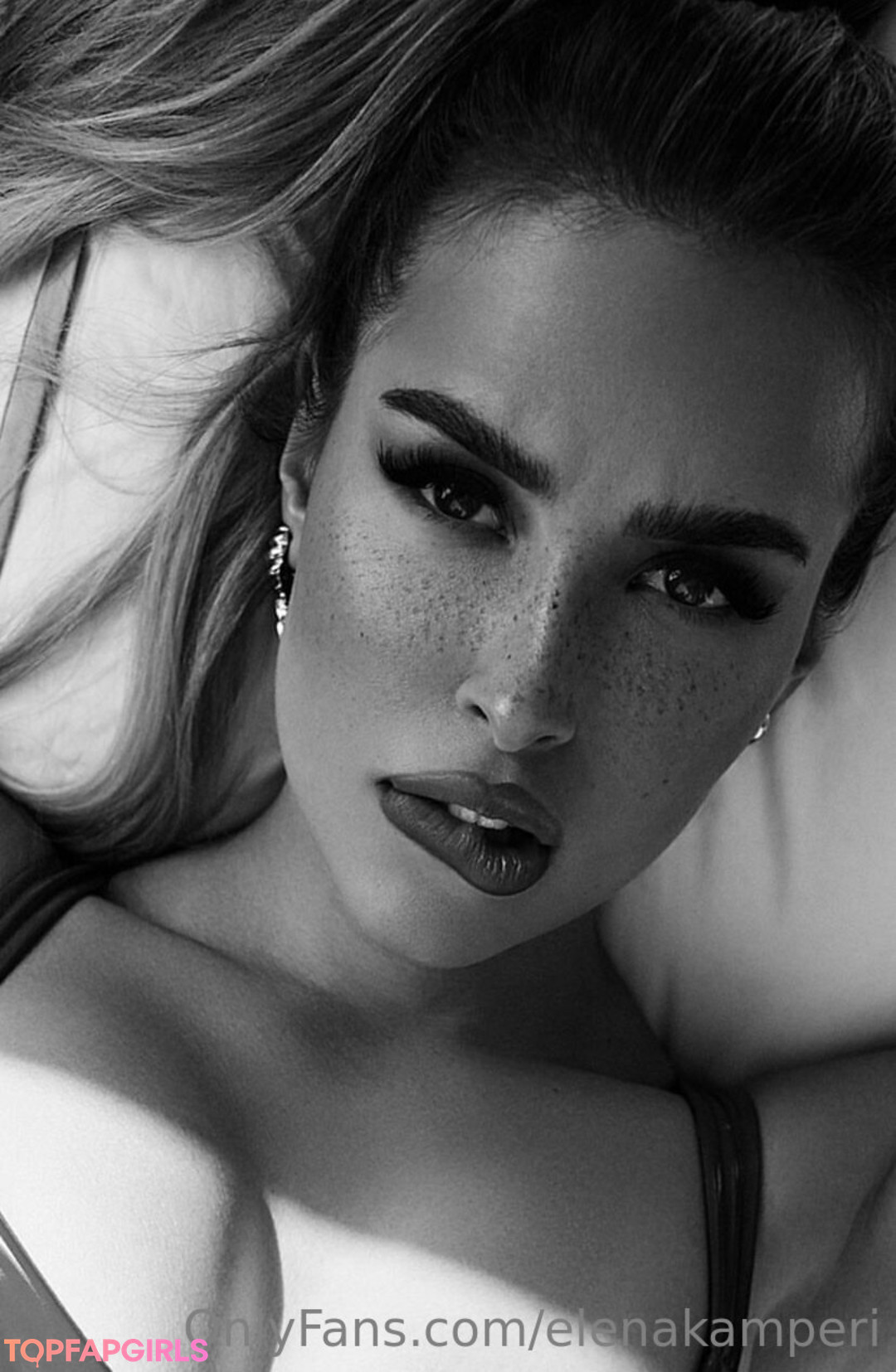 Naakte gelekte OnlyFans-foto van Elena Kamperi #263