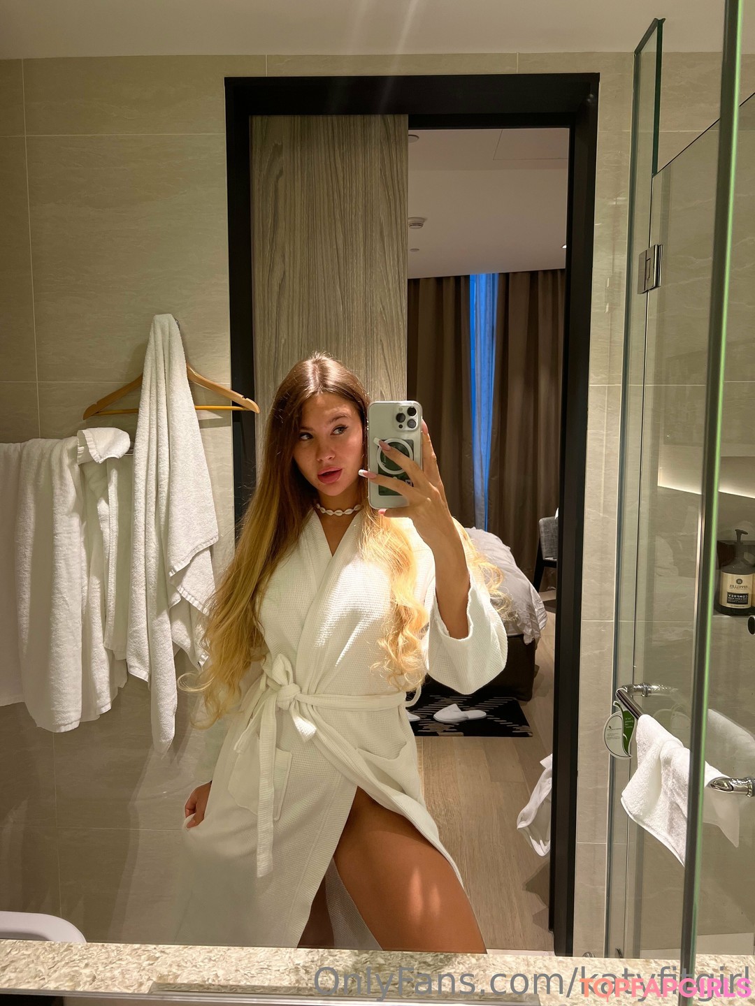 Naakte gelekte OnlyFans-foto van Ekaterina Katislo #14