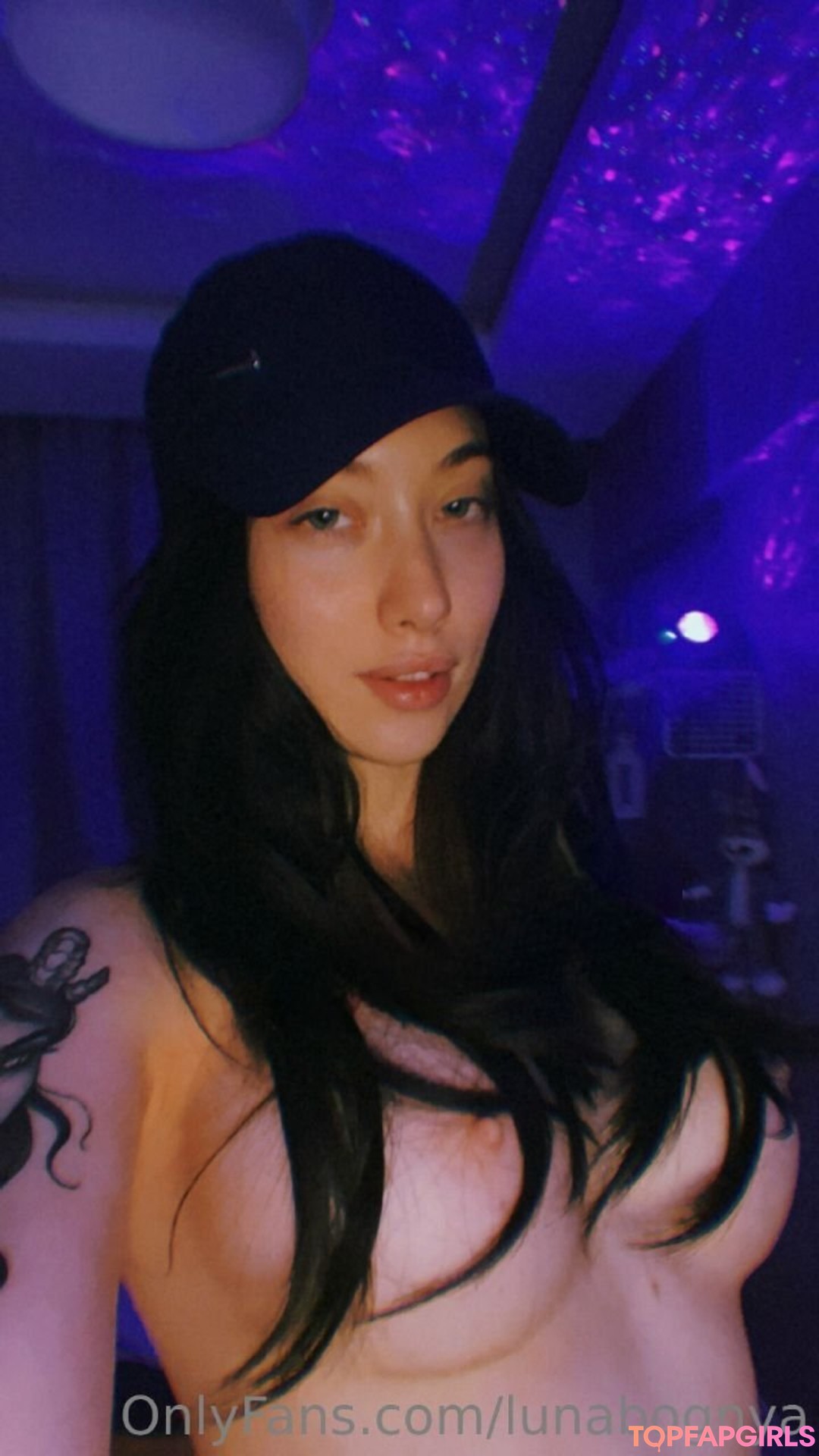 Naakte gelekte OnlyFans-foto van Luna Bognya #35