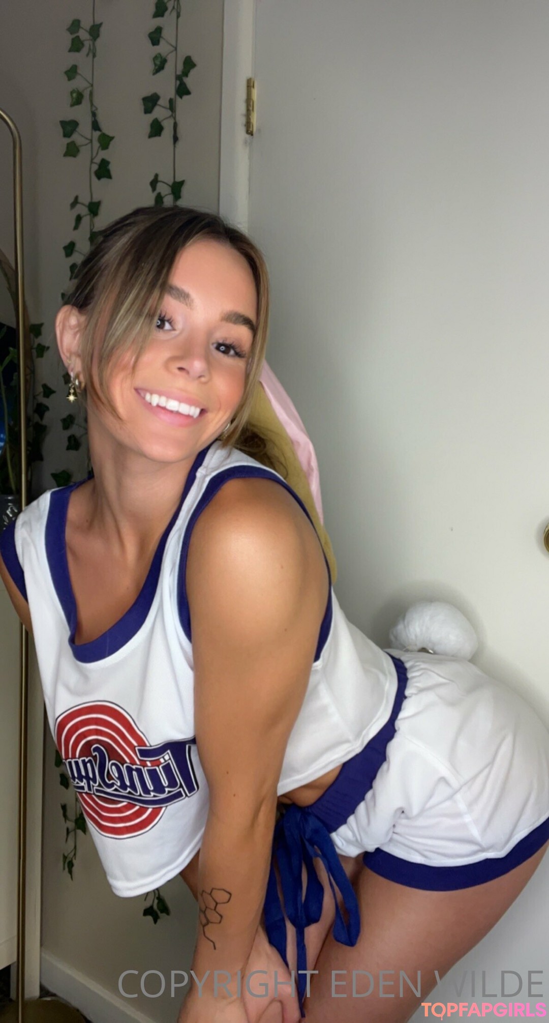 Naakte gelekte OnlyFans-foto van Arizona Sky #12