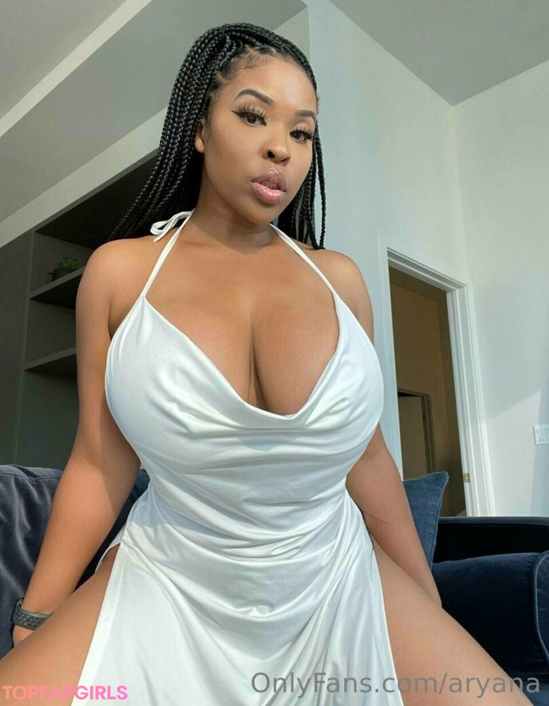 Naakte gelekte OnlyFans-foto van Aryana #571