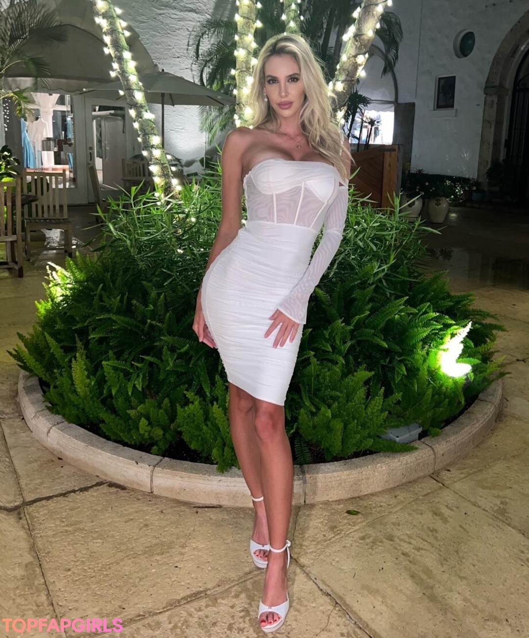 Naakte gelekte OnlyFans-foto van Bri Teresi #186