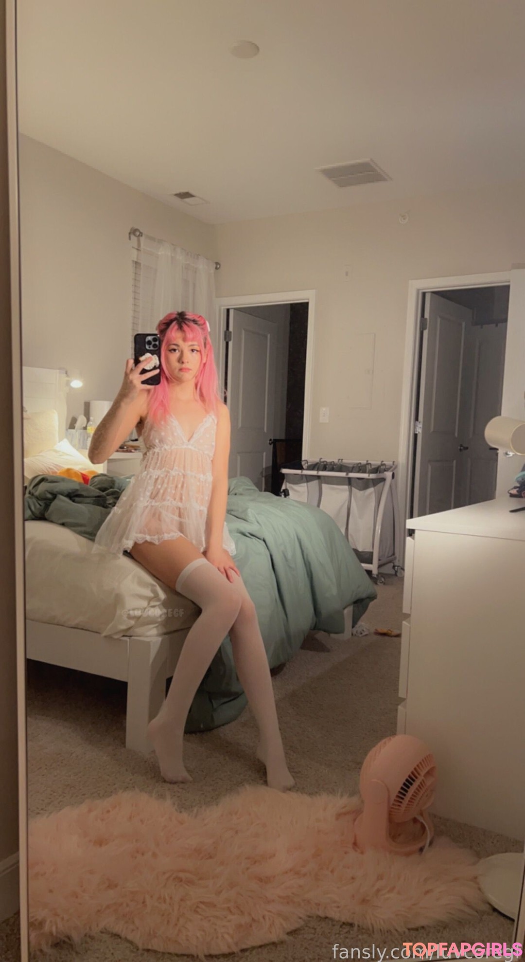 Naakte gelekte OnlyFans-foto van Luvcoregf #448