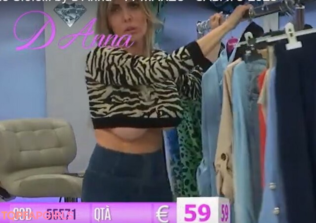 Naakte gelekte OnlyFans-foto van Emanuela Botto #50